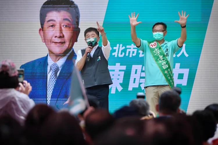 陳時中說，「台北的天空不希望有共機繞台。」林林攝