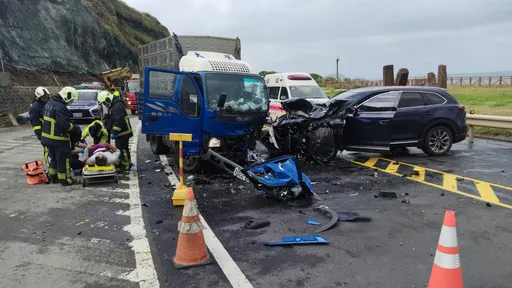 台2線76K運鴿貨車對撞休旅車釀2傷 警交管單線雙向通車