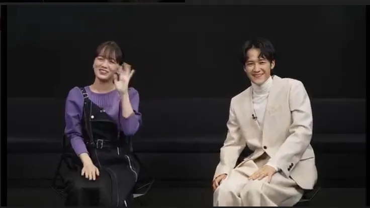 伊原六花（左）和葉山獎之開心接受《壹蘋新聞網》專訪。