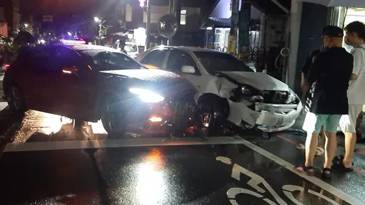台東天黑又雨2車路口相撞險釀禍 村民怨:外地來的愛搶快