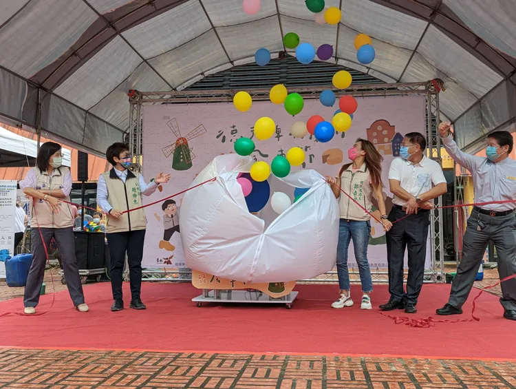 荷蘭村風車節今天開幕。觀旅局提供