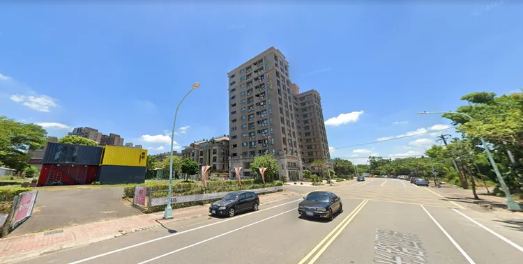 南勢重劃區大致以中豐路南勢二段、新光路四段等為界，住宅以大樓為居多，圖為新光路四段一隅。翻攝Google map