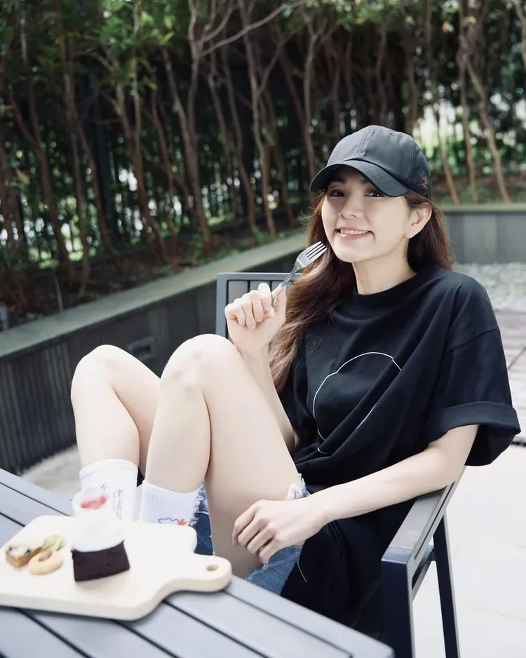 Ella屬於開朗美女路線。翻攝him_ella0618
