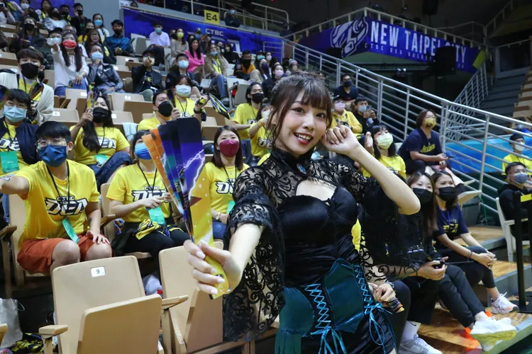 中信特攻PS女孩為活動變裝。鄭孟晃攝