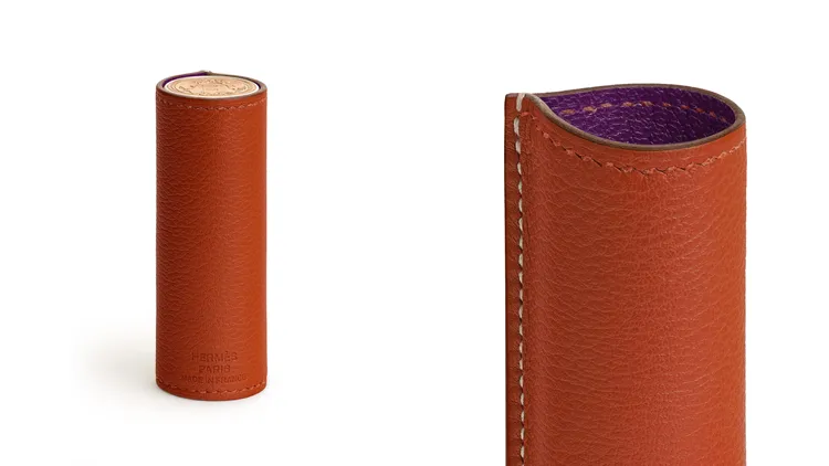 小牛皮精製唇膏皮套，1萬1200元。品牌提供