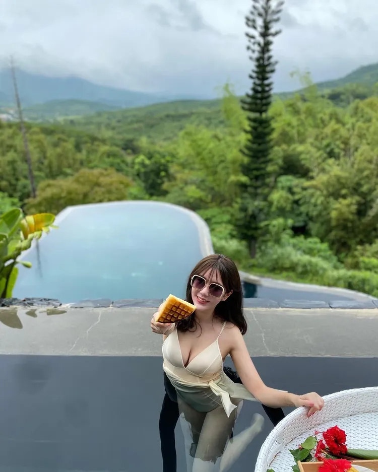 甄甄全力幫姊姊輔選。柳采葳提供