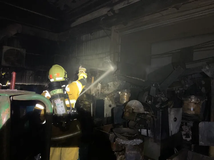 消防人員最後在今天下午5時36分撲滅火勢。讀者提供