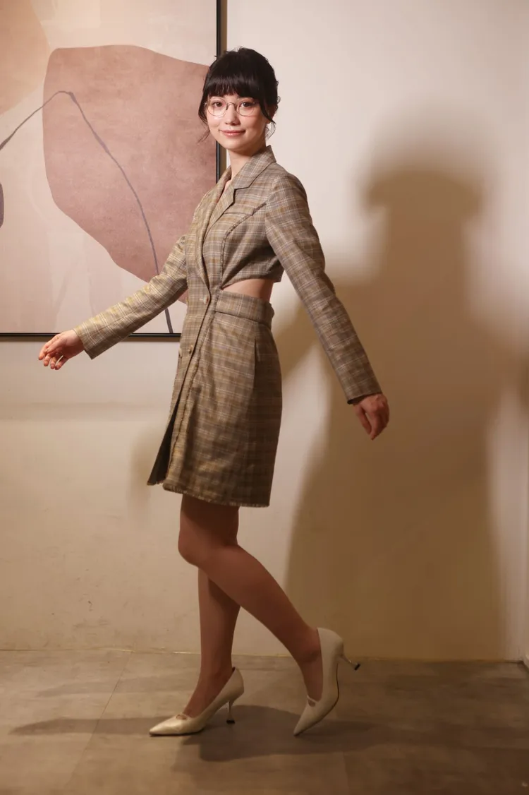 身兼多職黑嘉嘉，自認很宅才一直母胎單身。翁玉信攝