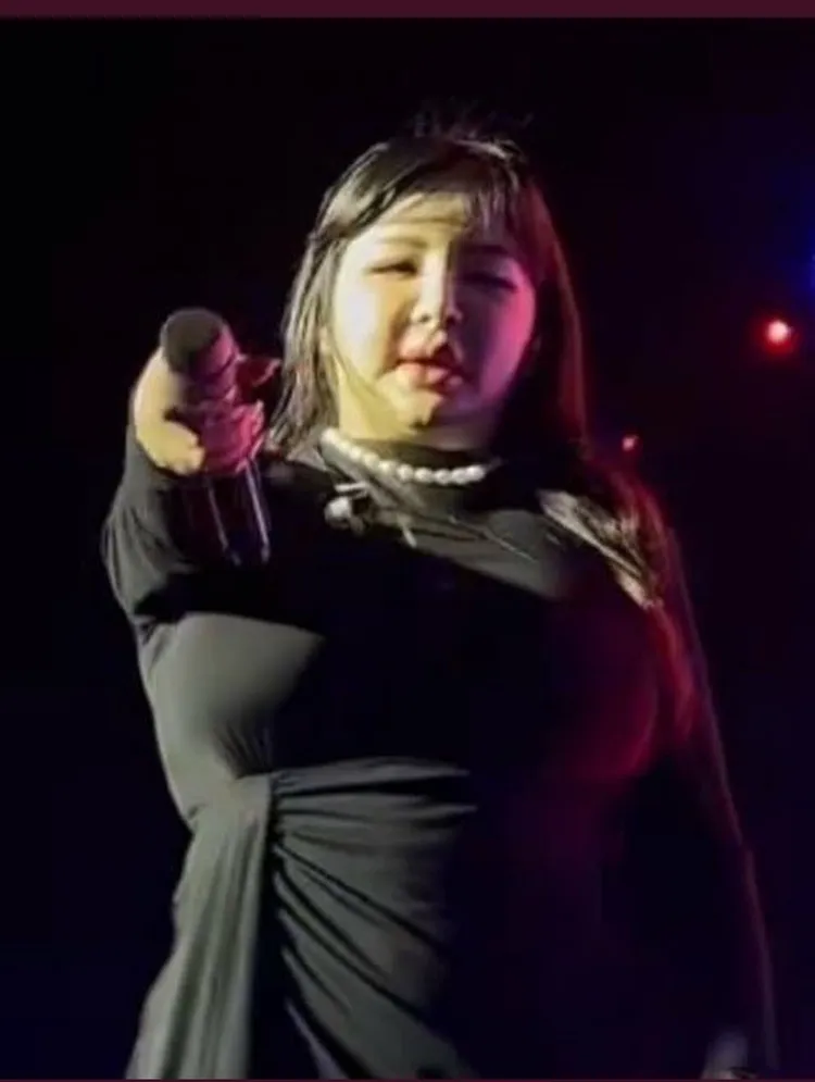 朴春在現場的模樣和她自己IG的模樣似乎有很大的差距。翻攝WOW KOREA