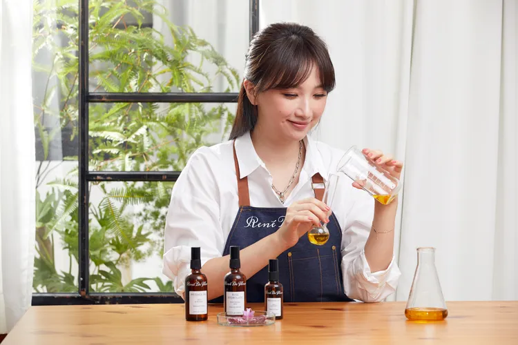 「蕊蕾的花園」每一個精油產品都是由杜小比親自挑選味道並試用。杜小比提供