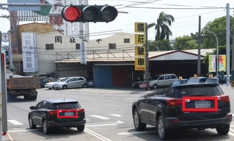 紅燈越線也在取締範圍內。警方提供