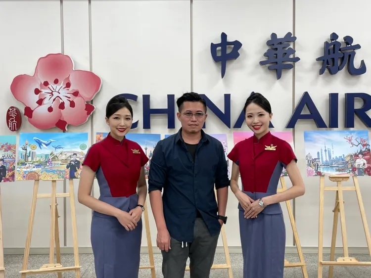 華航2023年月曆與插畫家馬賽Kyo攜手合作。華航提供