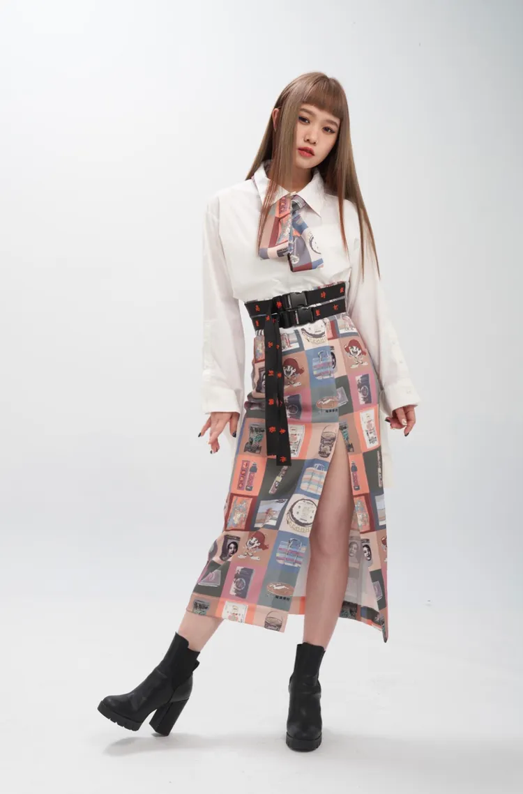 嚴正嵐穿裙裝還開高叉，露大腿，大家驚嘆。海蝶音樂提供