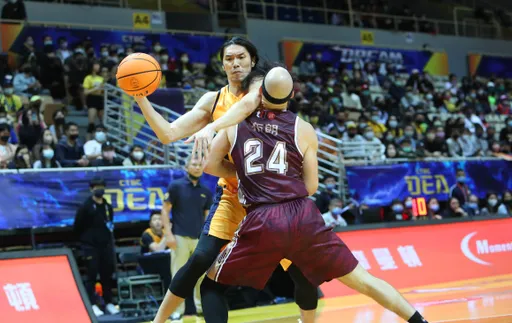 又是大房東!曾文鼎致勝3分準絕殺 T1中信特攻險勝台鋼獵鷹2連勝