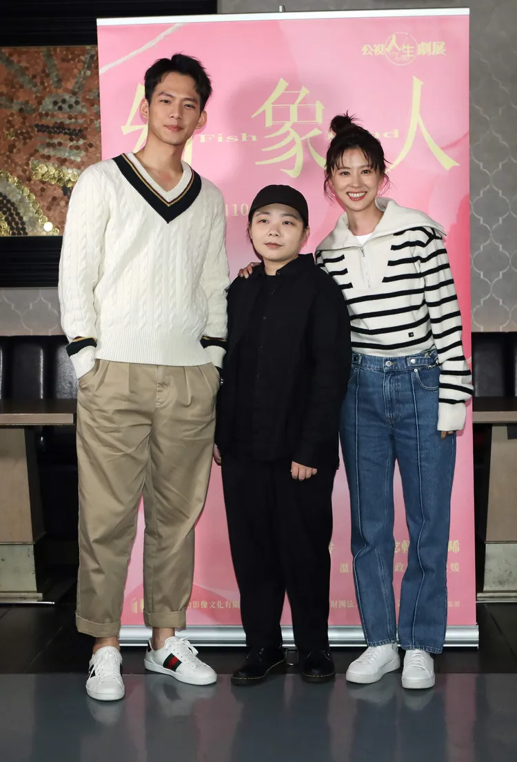 吳念軒（左起）和導演王逸鈴、林予晞合作新片《幻象人》。公視提供