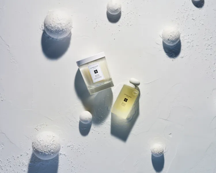 苦橙香水（右，100ml／5600元）、苦橙香氛工藝蠟燭（左，200g／2800元）。品牌提供
