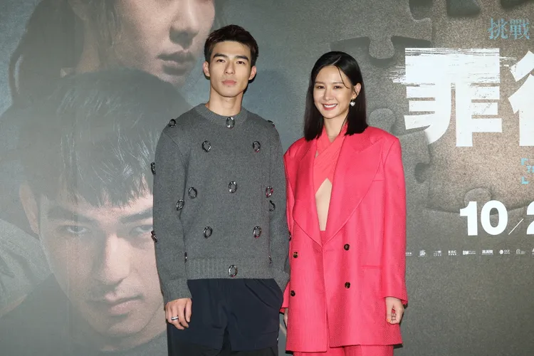 陳昊森（左）和安心亞開心合體。陳明中攝