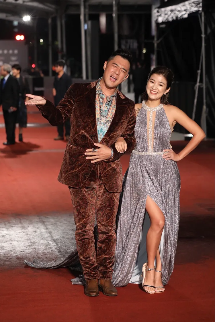 竇智孔（左）和老婆幃幃秀恩愛。攝影中心攝