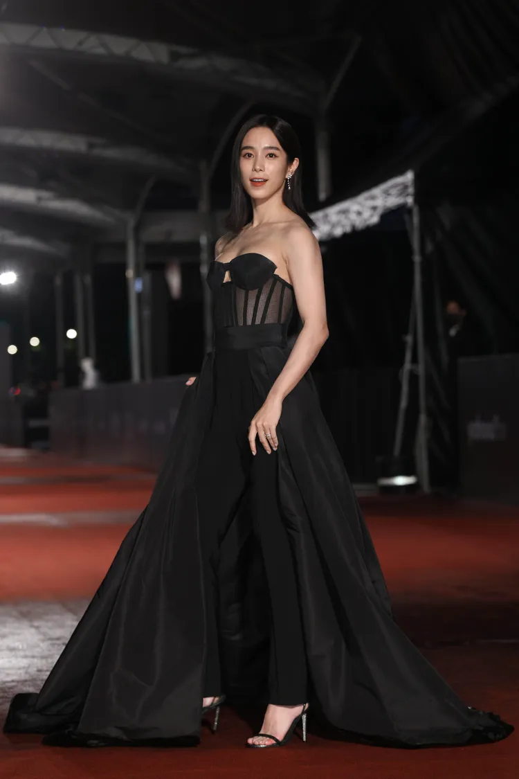 温貞菱露得優雅。攝影中心攝