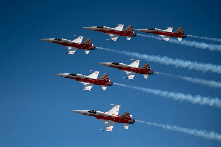 瑞士空軍在年度航空展中演出，相當吸睛。法新社