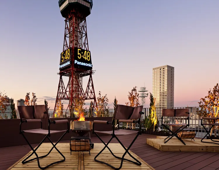 「The Royal Park Canvas - Sapporo Odori Park」與札幌電視台近在咫尺，頂樓酒吧更為旅人提供火爐和豪華帳棚。Booking.com提供