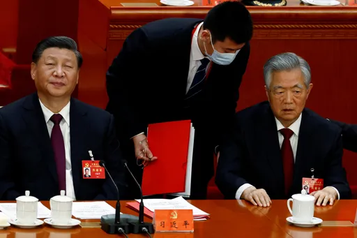 中共前總書記胡錦濤 「被身體不適」 8大看點成歷史畫面