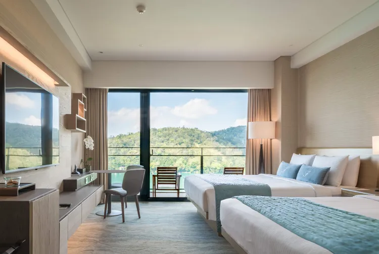 雲品溫泉酒店山景客房推出線上旅展獨家折扣，每張萬元有找。雲朗觀光提供