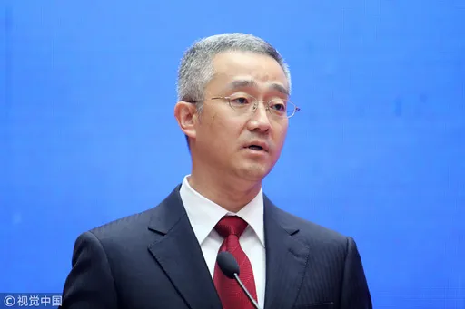 胡錦濤被帶離20大閉幕會!兒子胡海峰台下親睹 網熱議從這點研判他不妙了