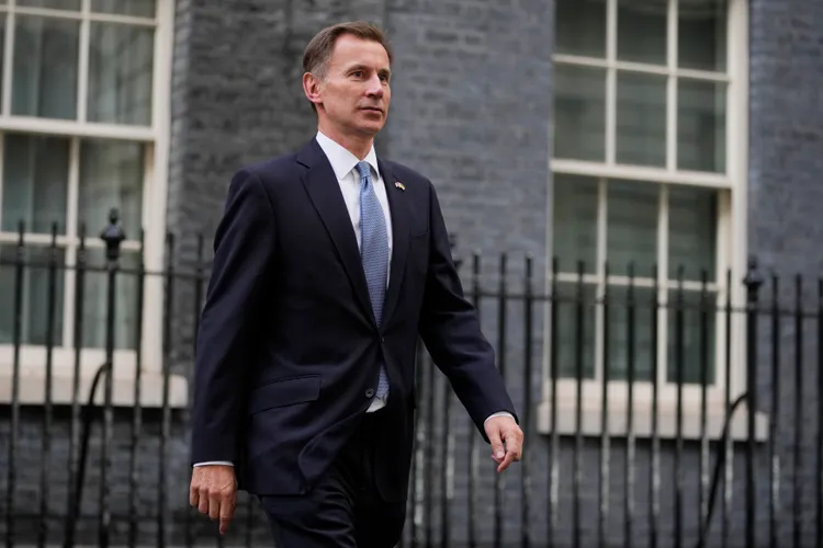 前首相特拉斯的閣員韓特將續任財政大臣。美聯社