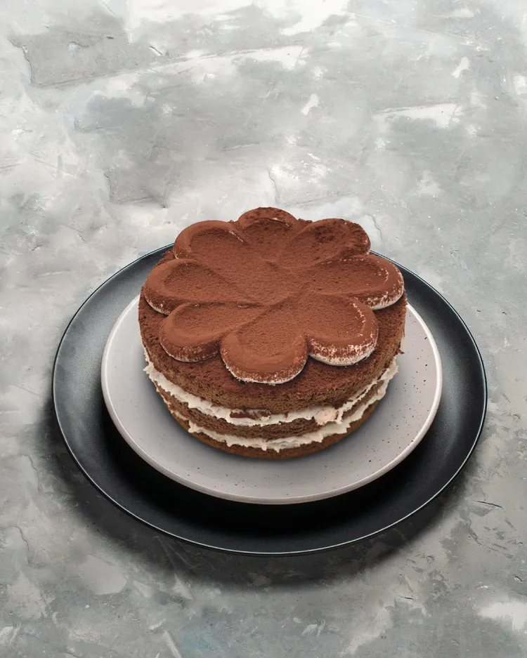 創盛號烘焙本舖嚴選大甲芋頭製成可可芋泥蛋糕。業者提供