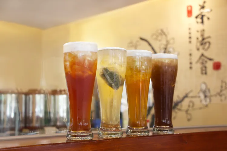 全新茶職人系茶單，將茶品分為「香醇紅茶」、「清爽綠茶」、「雅韻烏龍」，以及坊間少見的「質樸普洱」，滿足不同的飲用喜好。業者提供