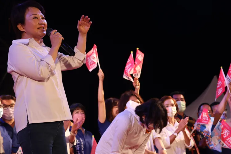 國民黨台中市長盧秀燕在日前造勢大會上曾批今年選舉是她碰過選風最敗壞的一次，要求總統蔡英文規範綠營網軍與公務員端正選風。資料照片