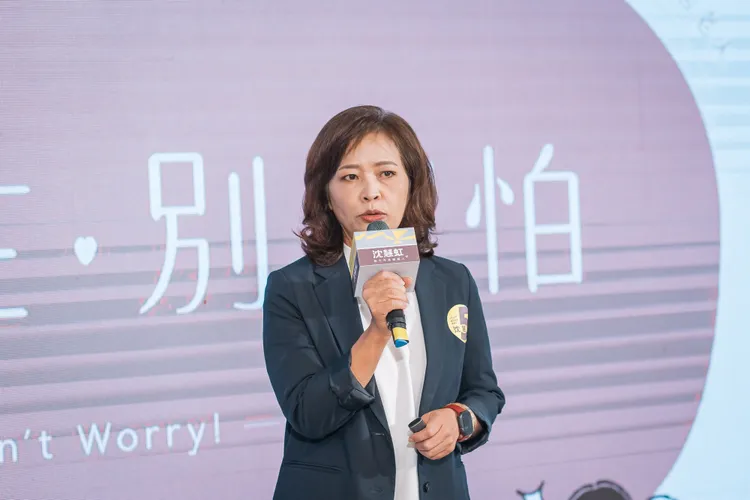 沈慧虹今天（27日）提出五大社福措施包括在宅醫療、特殊境遇兒少無息生活貸款、增設早療與身障照護據點、公共建設納入通用設計、加強身心障礙者就業媒合等。沈慧虹競辦提供