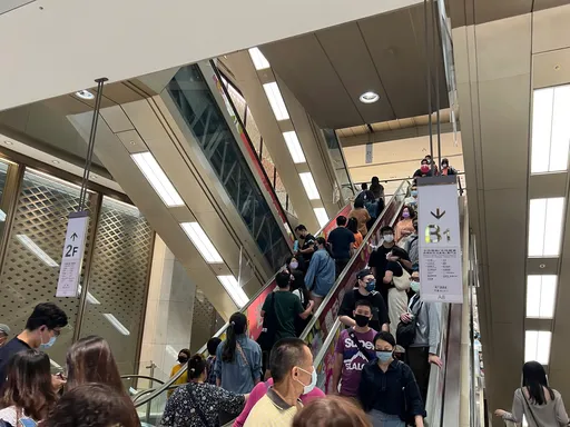 大雨浇不熄买气!新光三越信义新天地周庆首周末来客增2成
