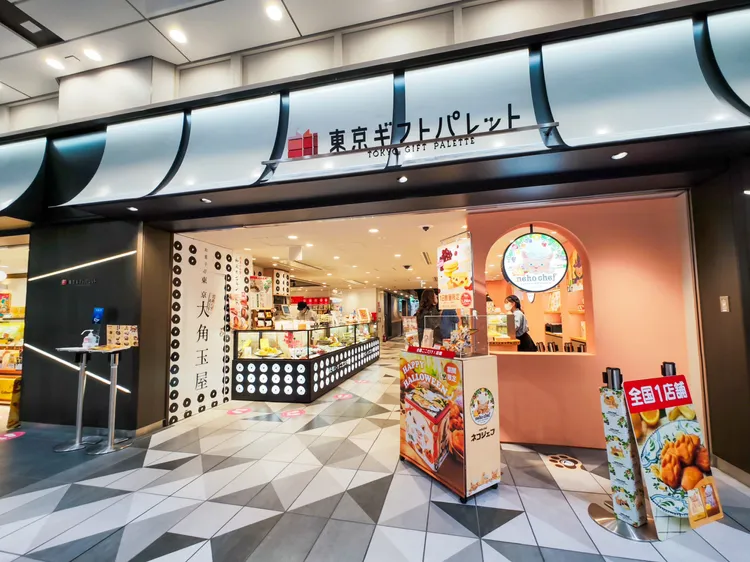 東京車站一番街的TOKYO GIFT PALETTE，是挑選回國餽贈親友伴手禮的夢幻天堂。田欣雲攝