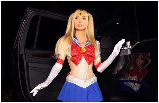 41歲上流女扮美少女戰士無違和　甜吻魅影老公