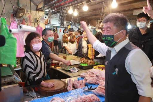 韓國瑜酸「選民覺得欠錢沒還」 陳時中:顏值天生的、盡量展現笑容