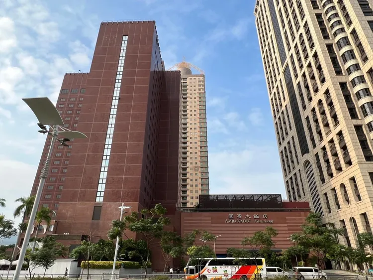 高雄國賓大飯店宣布營業至明年一月底。翻攝自臉書高雄點