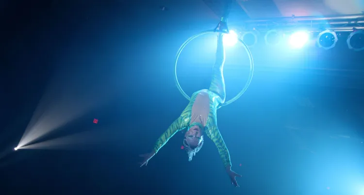 「美國驚奇大馬戲團」讓人視線無法移開。寬宏藝術提供