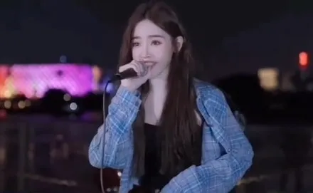 網紅歌手唱功高水準 磁性嗓音讓人耳朵懷孕