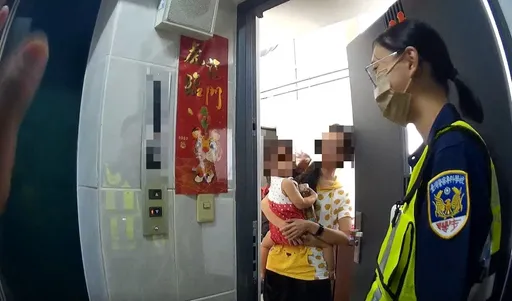 台中粗心媽獨留2歲女在家 「娃反鎖大哭」警15分鐘破門解危
