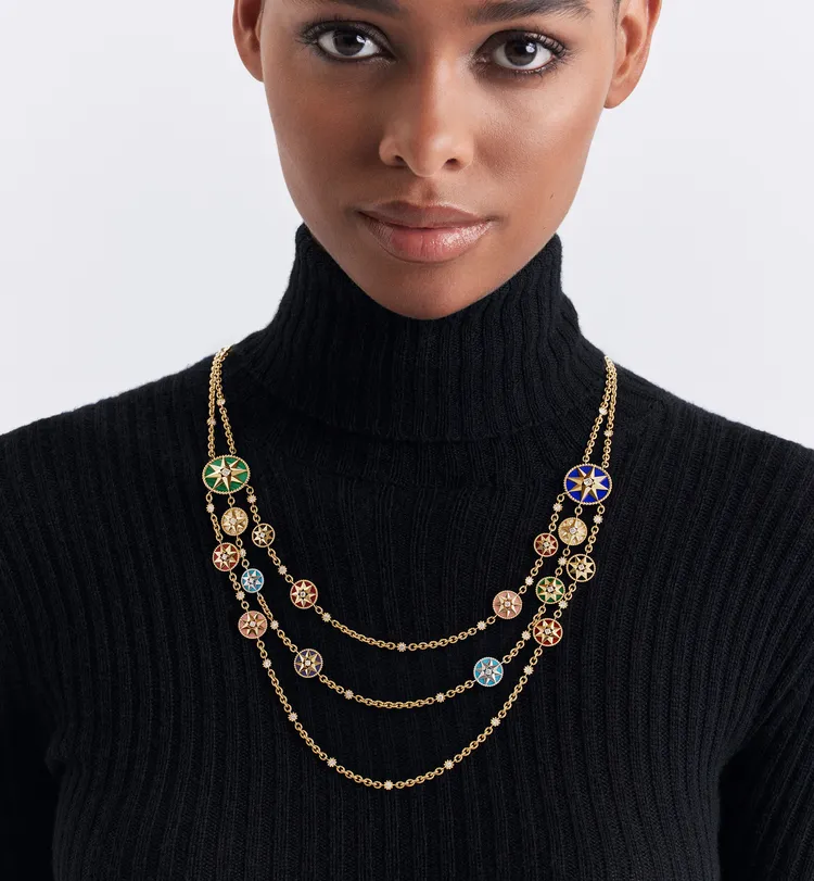 Rose des Vents 18K金彩寶鑽石多層次項鍊，230萬元。品牌提供