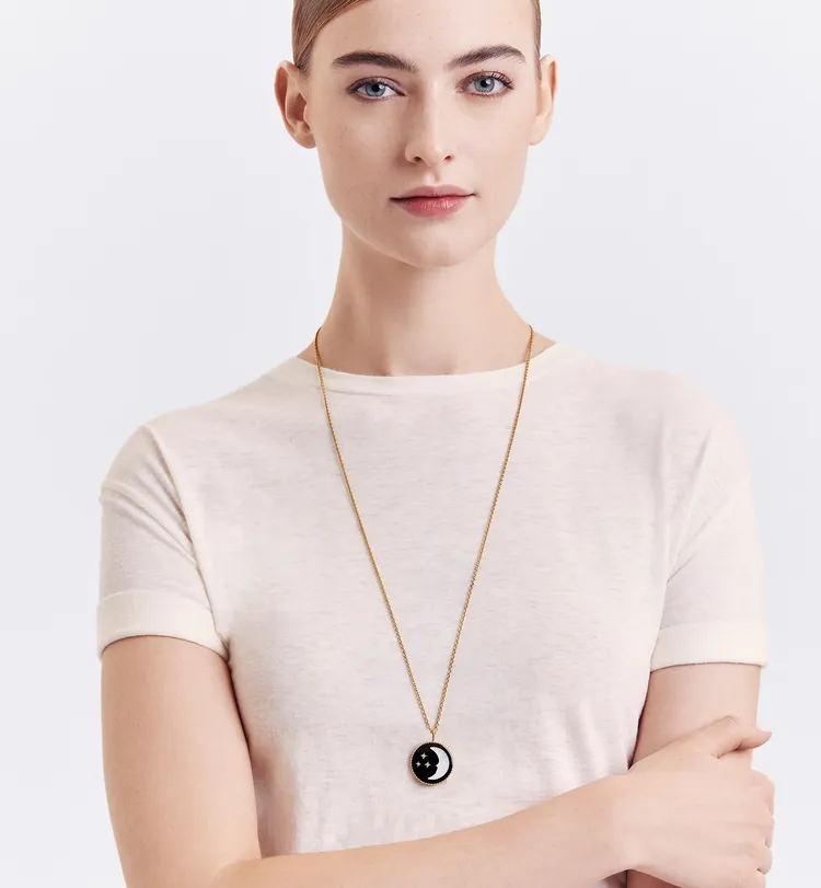 Rose Céleste 18K金長項鍊，30萬5000元。品牌提供