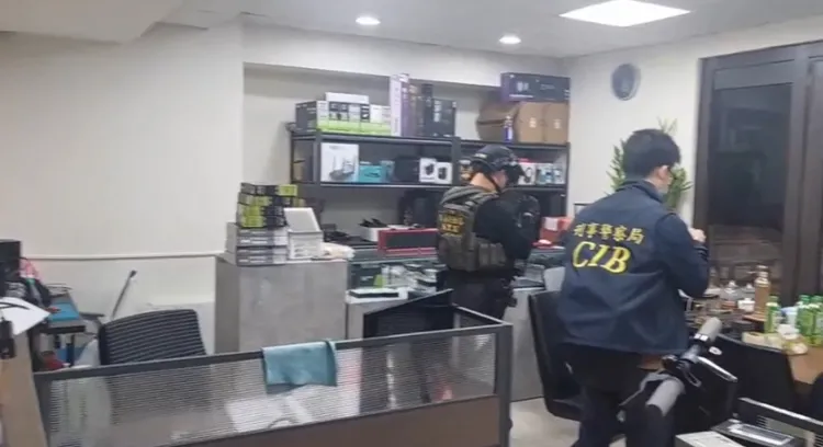 警方攻堅。翻攝畫面