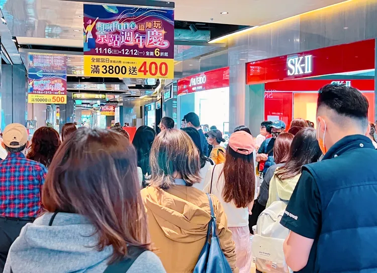 京站週年慶滿3800送400，3C家電滿萬送500。業者提供