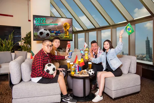 到台北五星飯店爽看大螢幕、嗑雞翅瘋世足！享精釀買三送一　猜冠軍再抽套房大獎