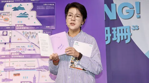 陳時中批她副市長沒作為　黃珊珊：簽好新書送你看！列管99.9%全做到