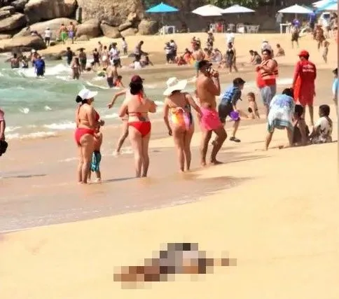 海浪沖來3具死屍！比基尼辣妹戲水視若無睹　這處海灘駭人景象離譜瘋傳