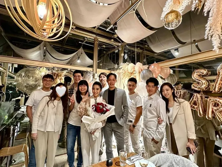 在親友見證下求婚成功。沈泳吟提供