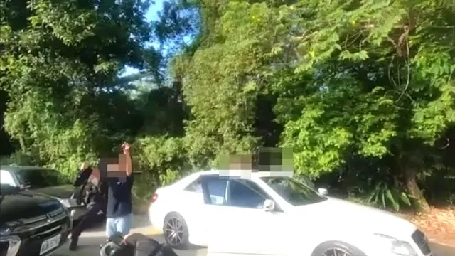 警方以優勢警力壓制。楊梅警分局提供